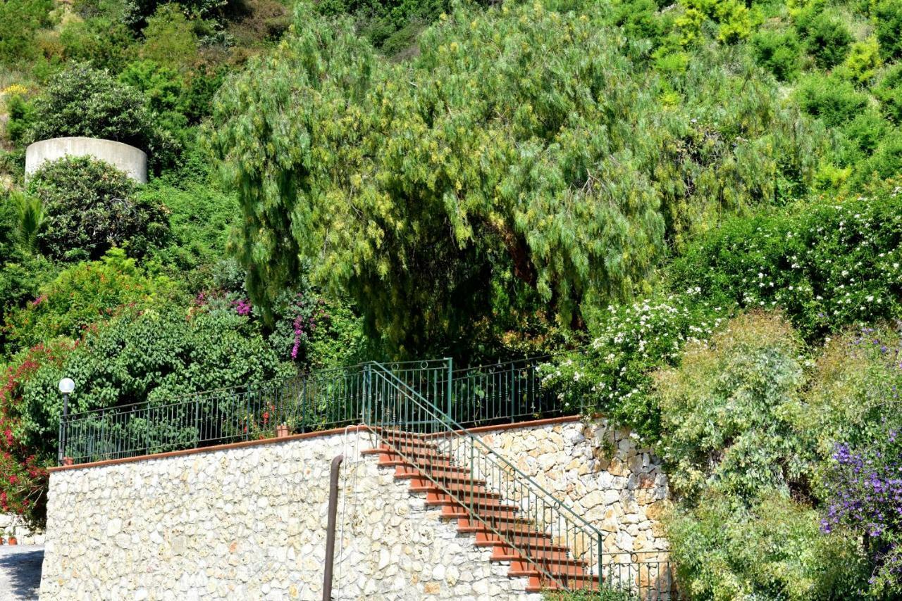 Agriturismo Un Mare Di Fiori Villa Ventimiglia Exterior foto