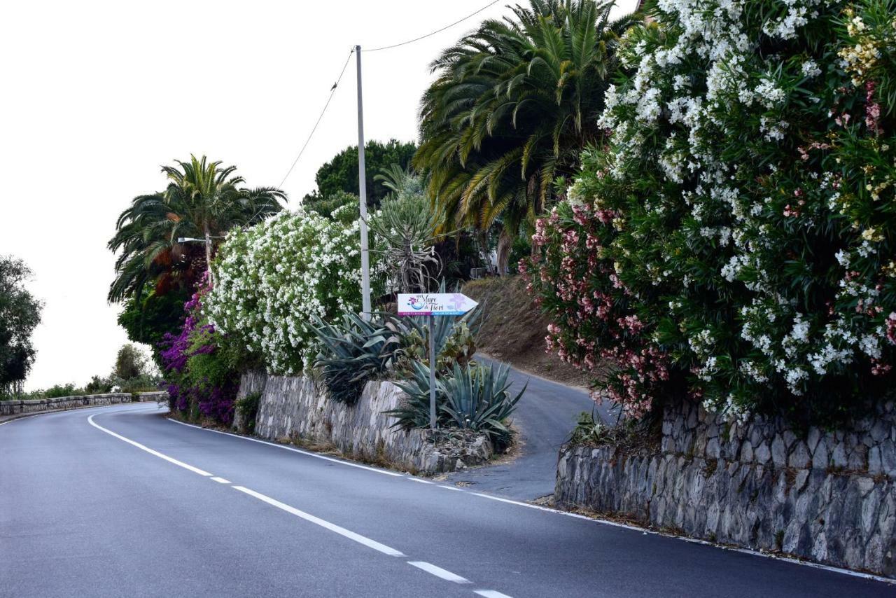 Agriturismo Un Mare Di Fiori Villa Ventimiglia Exterior foto