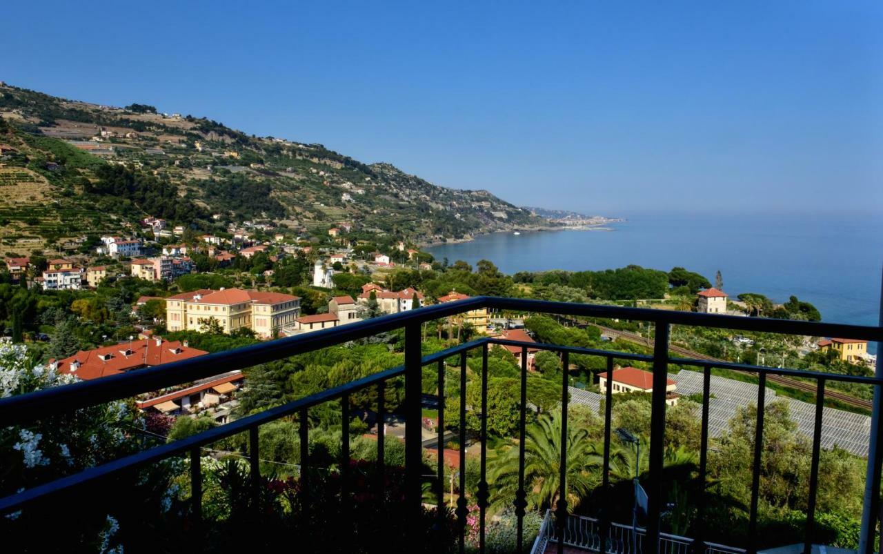 Agriturismo Un Mare Di Fiori Villa Ventimiglia Exterior foto