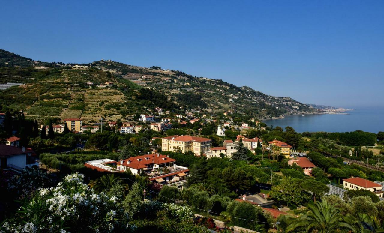 Agriturismo Un Mare Di Fiori Villa Ventimiglia Exterior foto