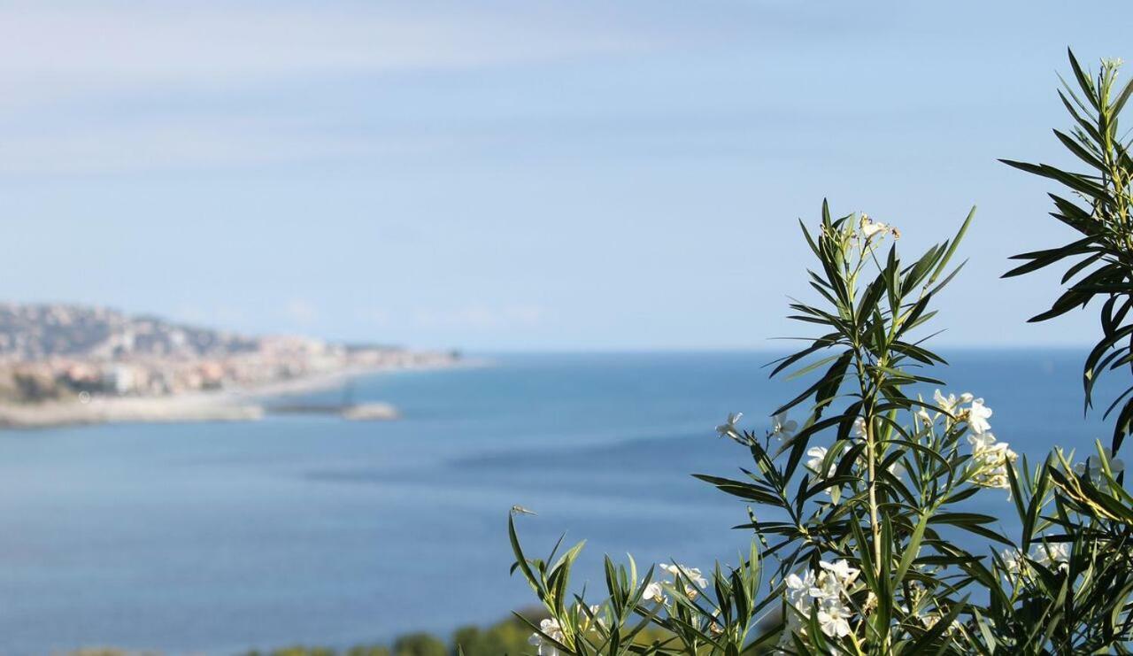 Agriturismo Un Mare Di Fiori Villa Ventimiglia Exterior foto